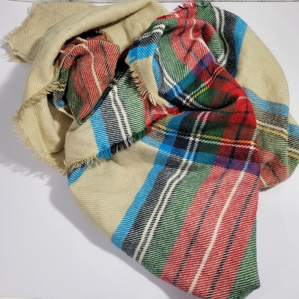Cream plaid infinity scarf - Picture 4 of 5